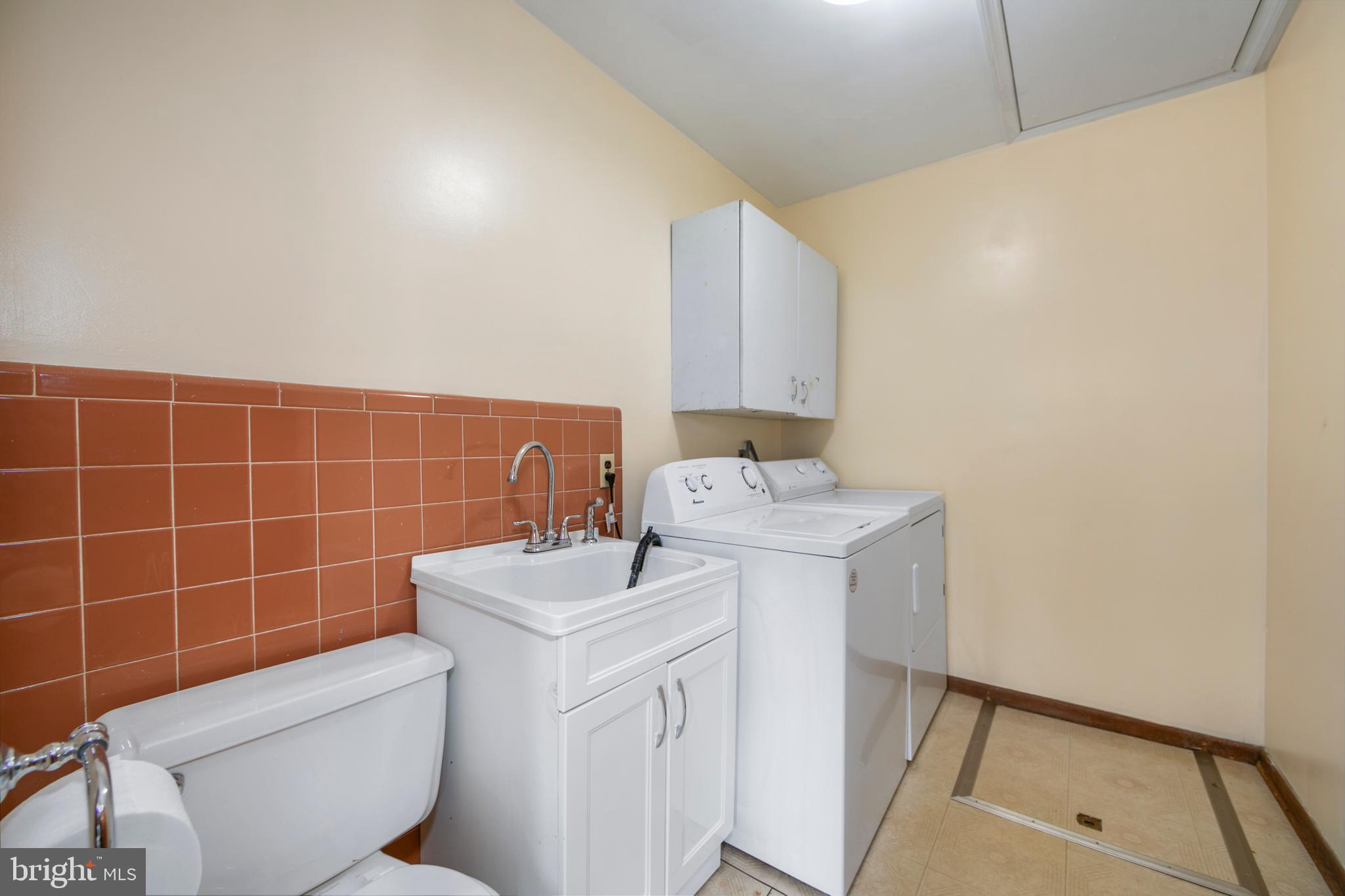 FOX HOLLOW WOODS - Residential