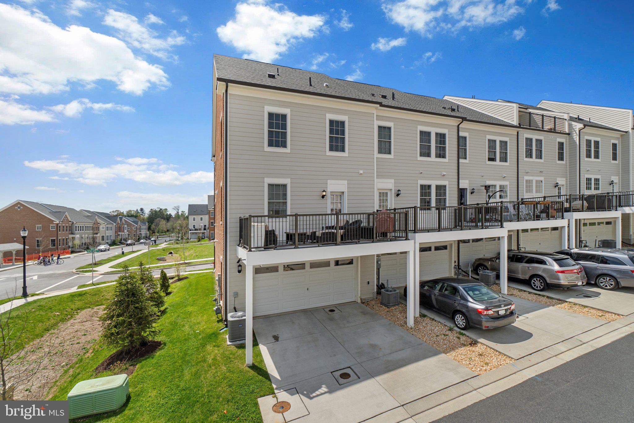 PARKSIDE AT WARFIELD - Residential