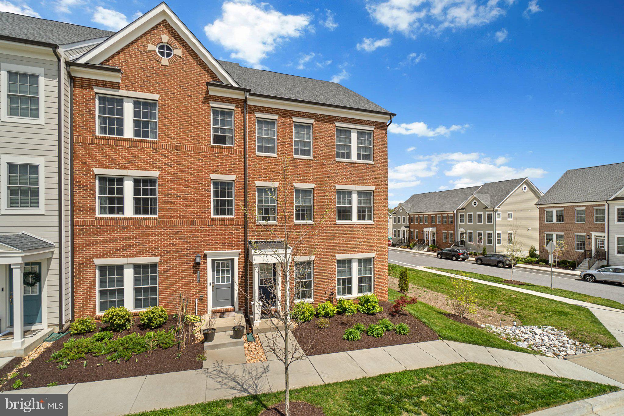 PARKSIDE AT WARFIELD - Residential