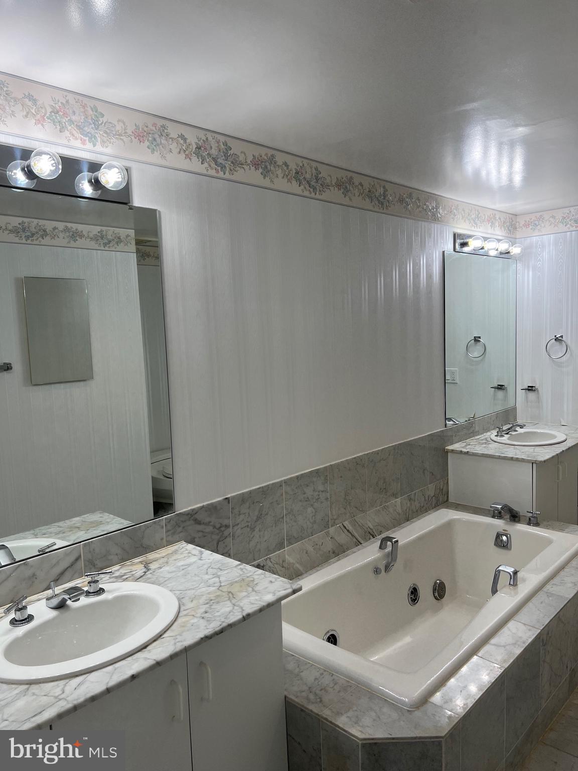 HERITAGE HARBOUR - Residential