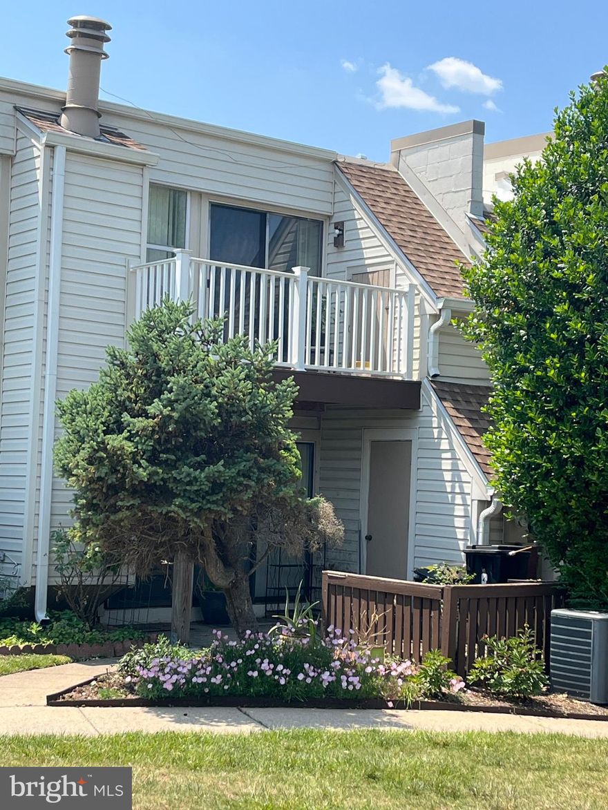 2-level end unit TH, 3BR/2BA with fully fenced front patio, fireplace, washer, dryer, wood & tile floors.  Ample-sized bedrooms, with the main level master suite, two bedrooms on the 2nd level with balcony and extra storage. Large closets throughout. 2 assigned parking spaces. Easy access to major highways, restaurants, shopping, entertainment, and W&OD trail.  The Property is being "SOLD AS IS"