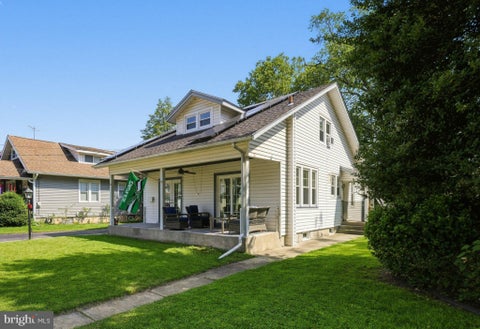 Photo of 112 Pear St, PALMYRA, NJ 08065 (MLS # NJBL2119806)