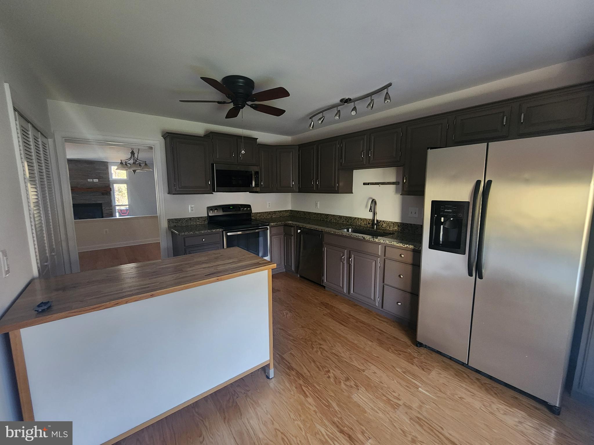 WOODS LANDING - Residential Lease