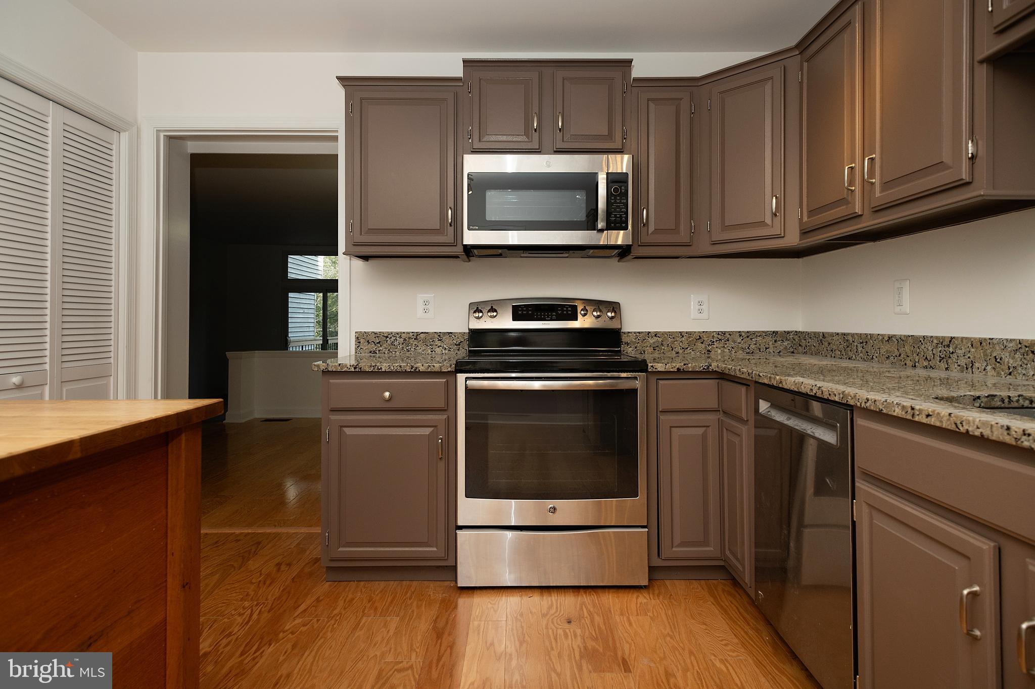 WOODS LANDING - Residential Lease