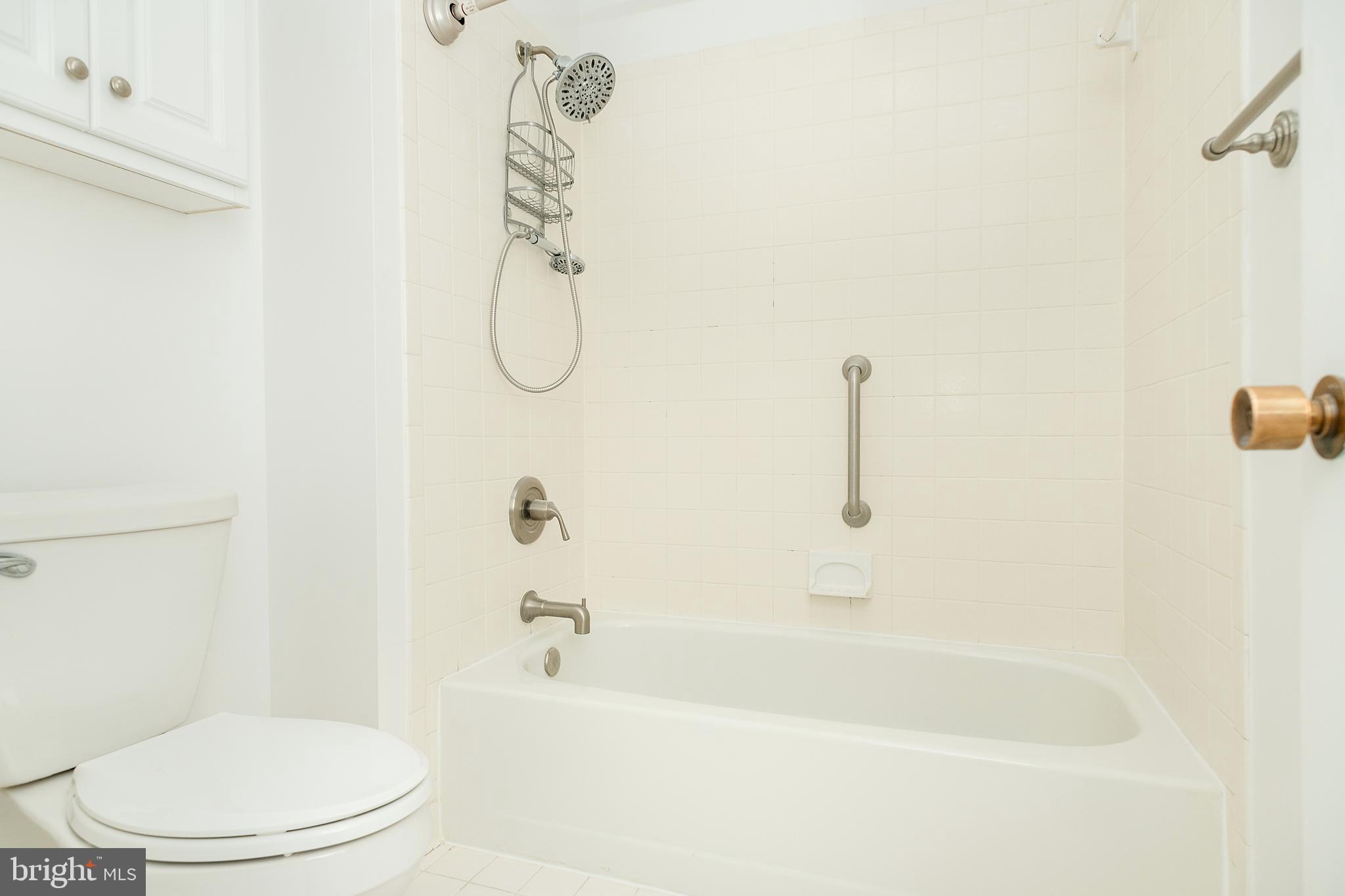 WOODS LANDING - Residential Lease