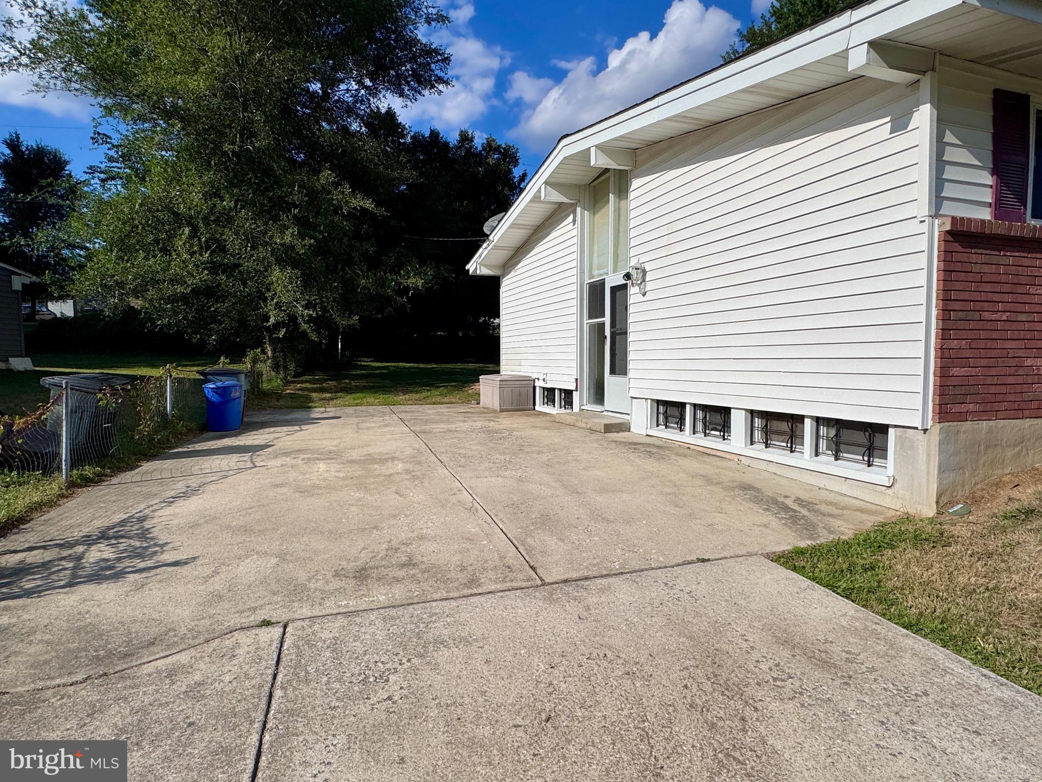 BELLE FARM ESTATES - Residential Lease