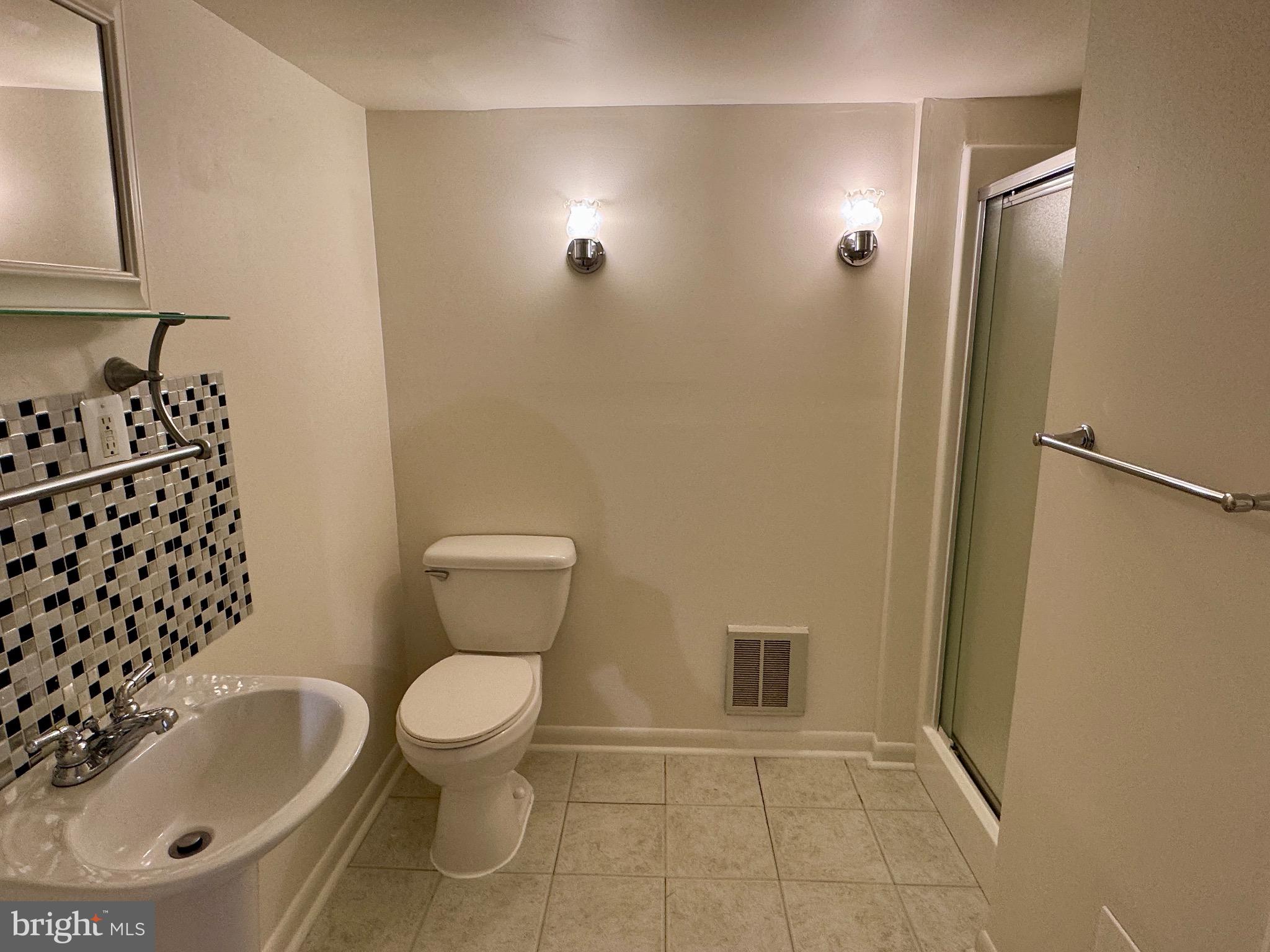 BELLE FARM ESTATES - Residential Lease