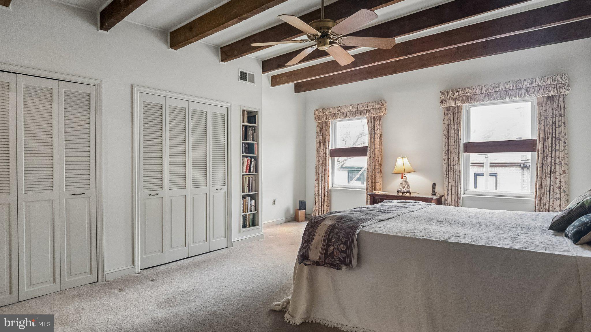 LOGAN SQUARE - Residential