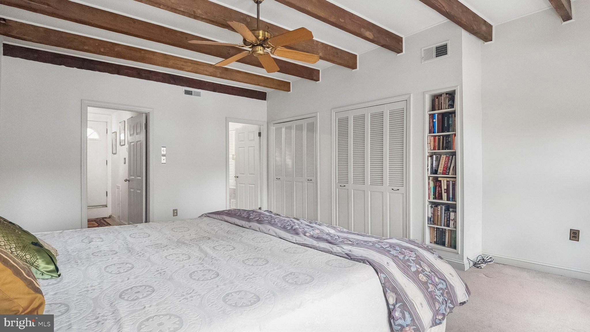 LOGAN SQUARE - Residential