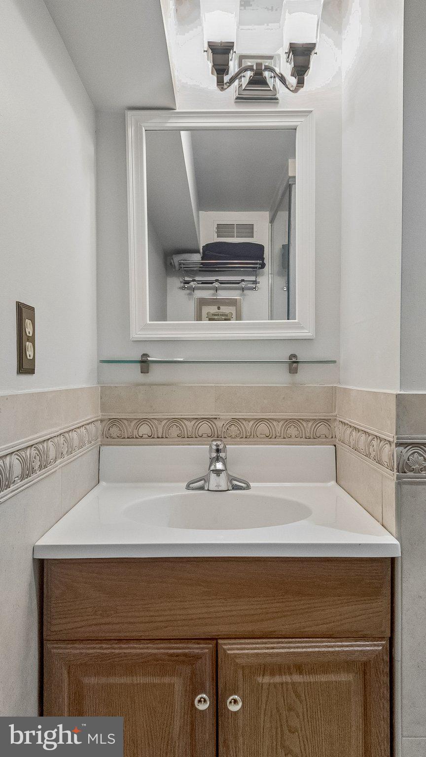 LOGAN SQUARE - Residential