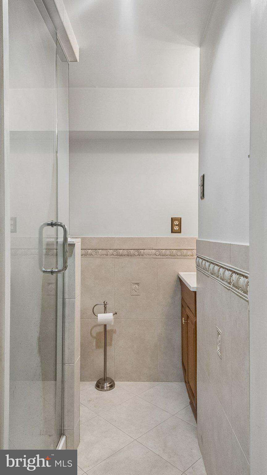 LOGAN SQUARE - Residential