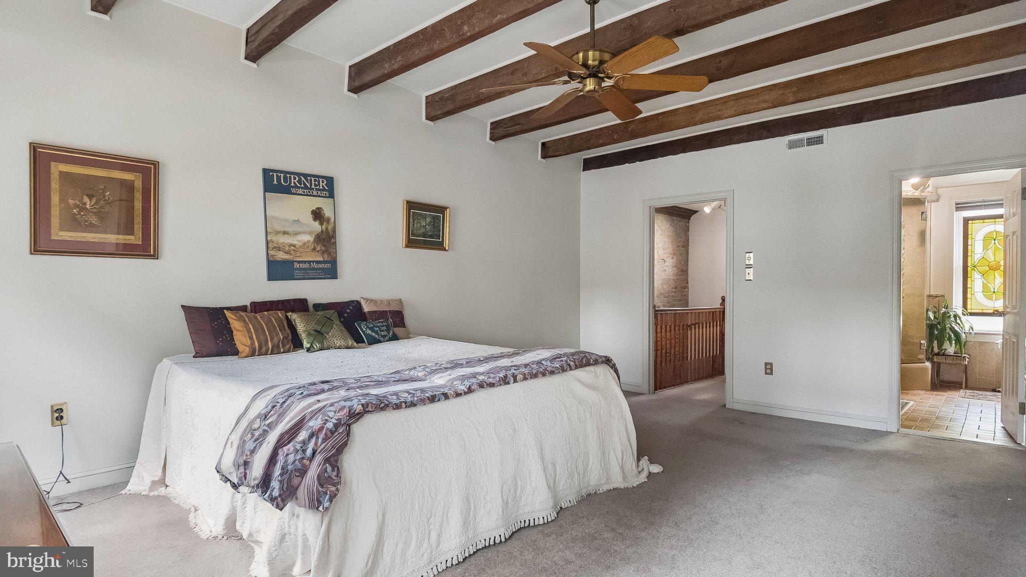 LOGAN SQUARE - Residential