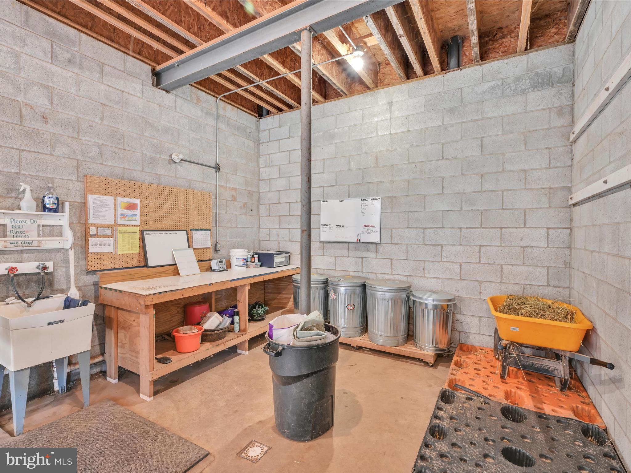 BRECKNOCK TWP - Farm