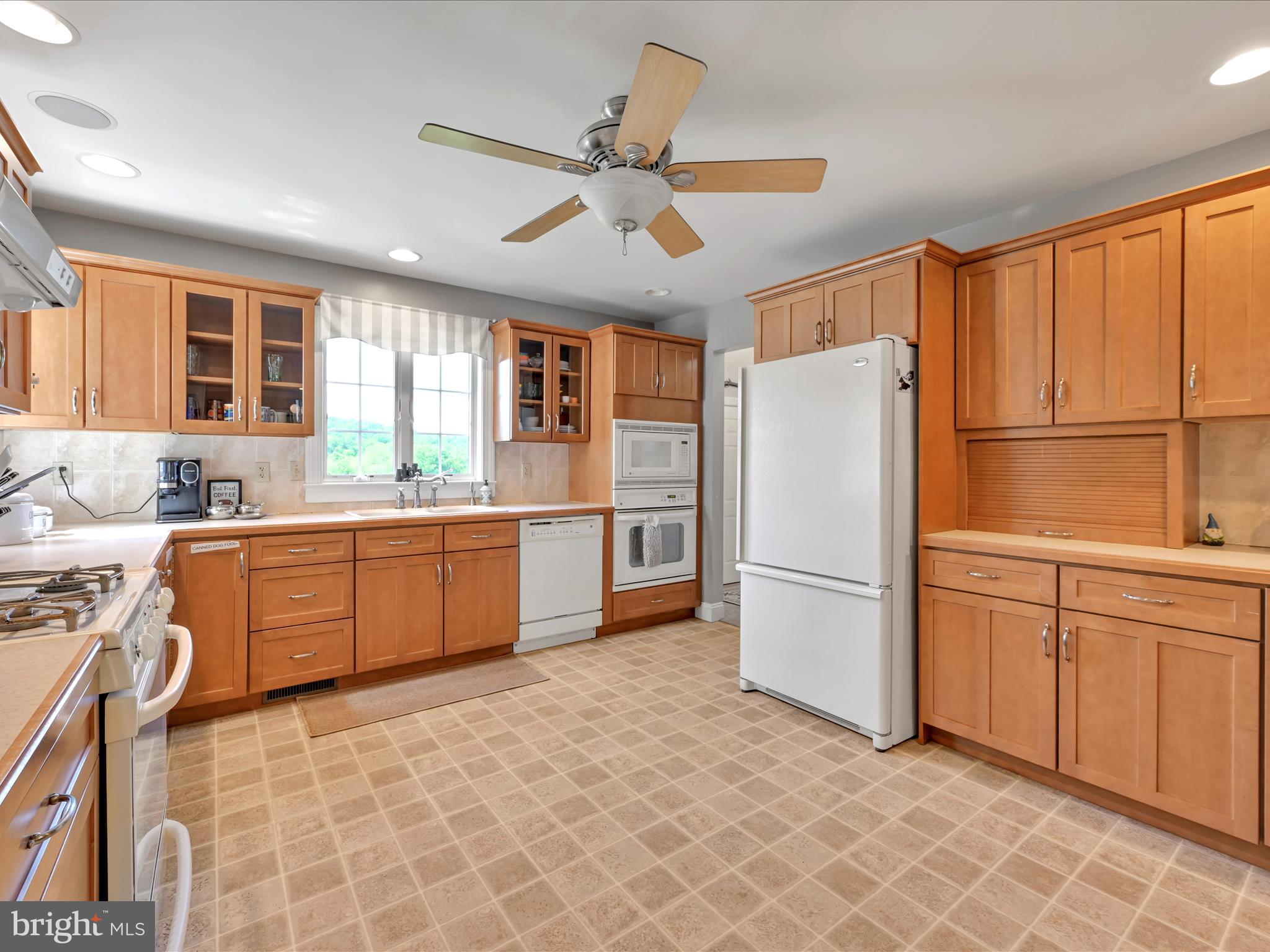 BRECKNOCK TWP - Farm