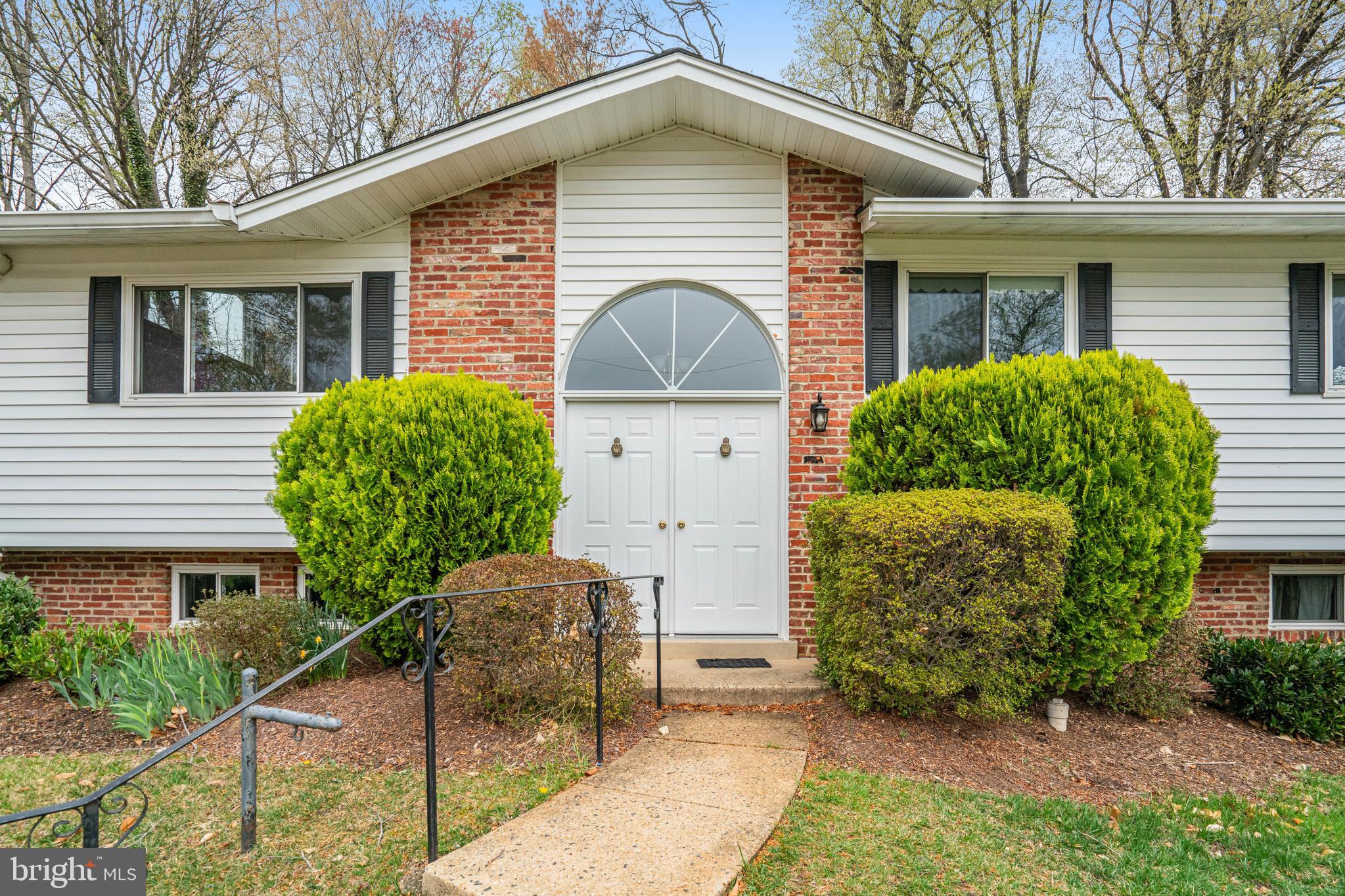 8618 KENILWORTH DRIVE