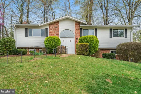 8618 Kenilworth Drive, Springfield, VA MLS: VAFX2231952