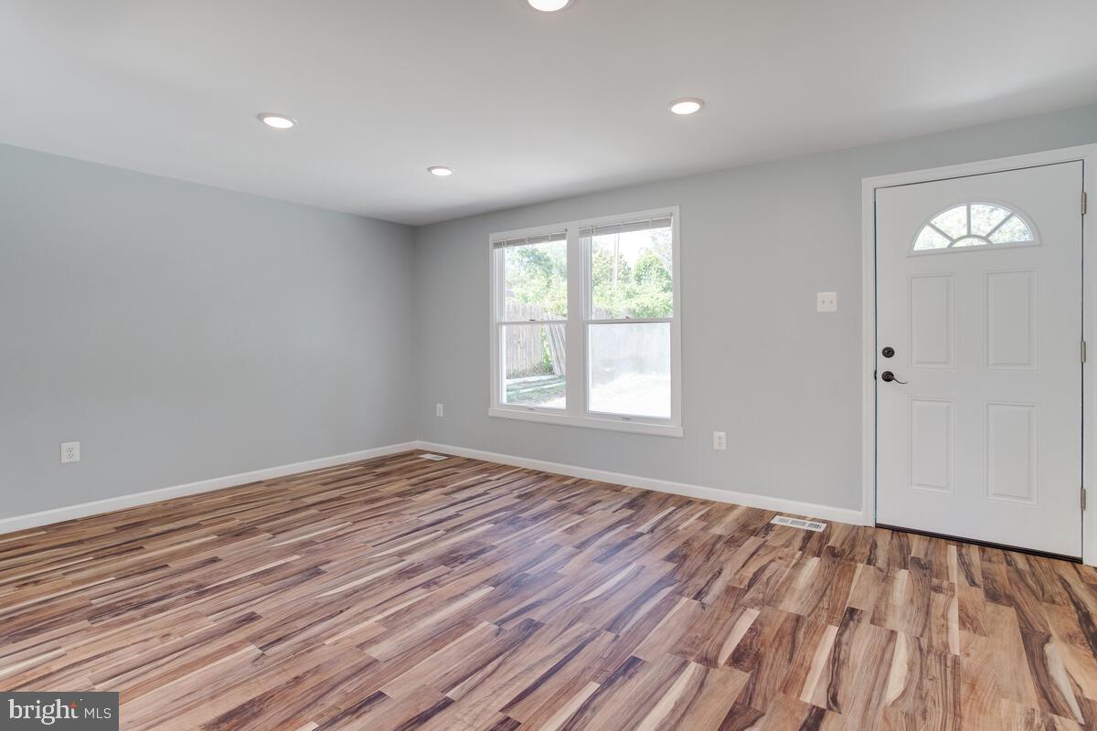 OAK CREST - Residential