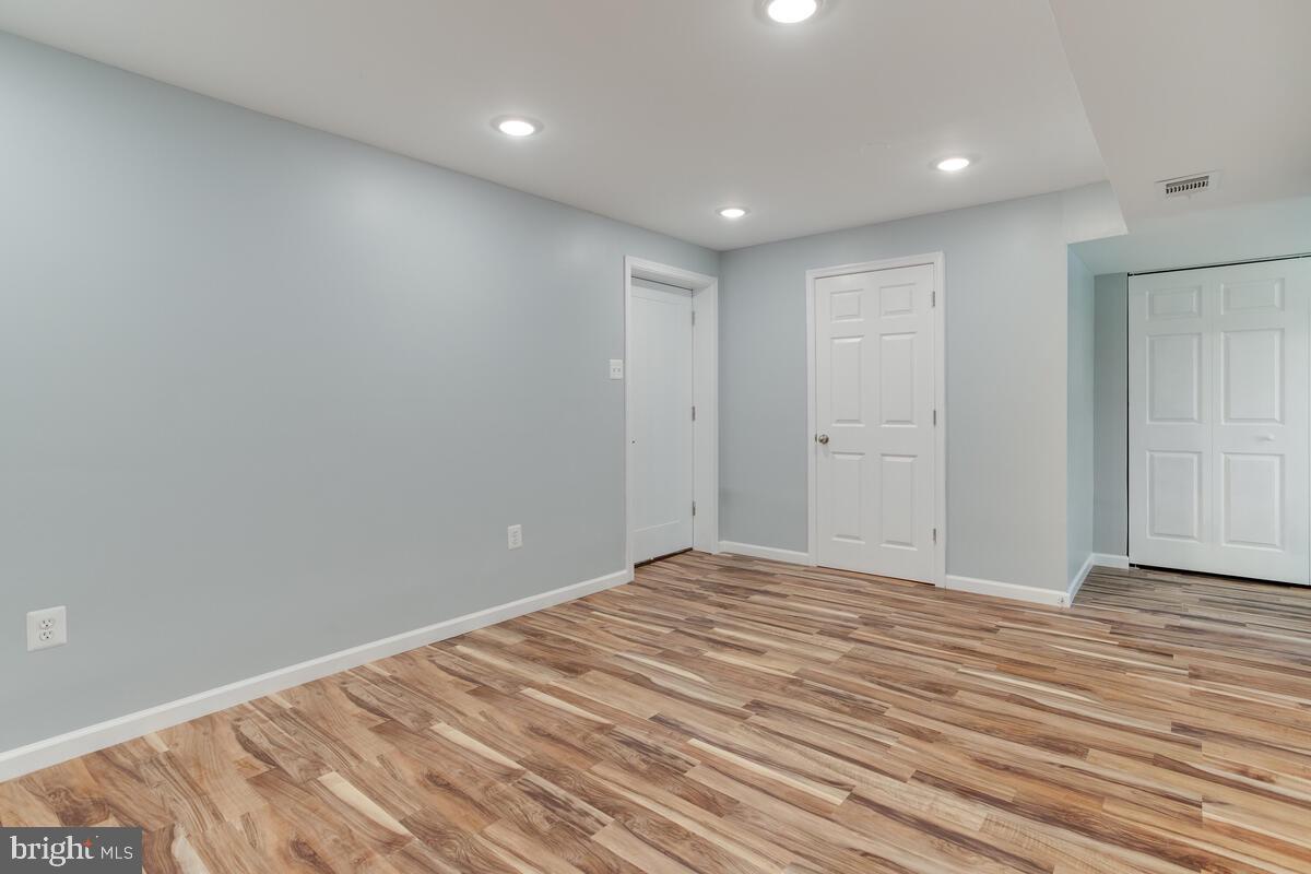 OAK CREST - Residential