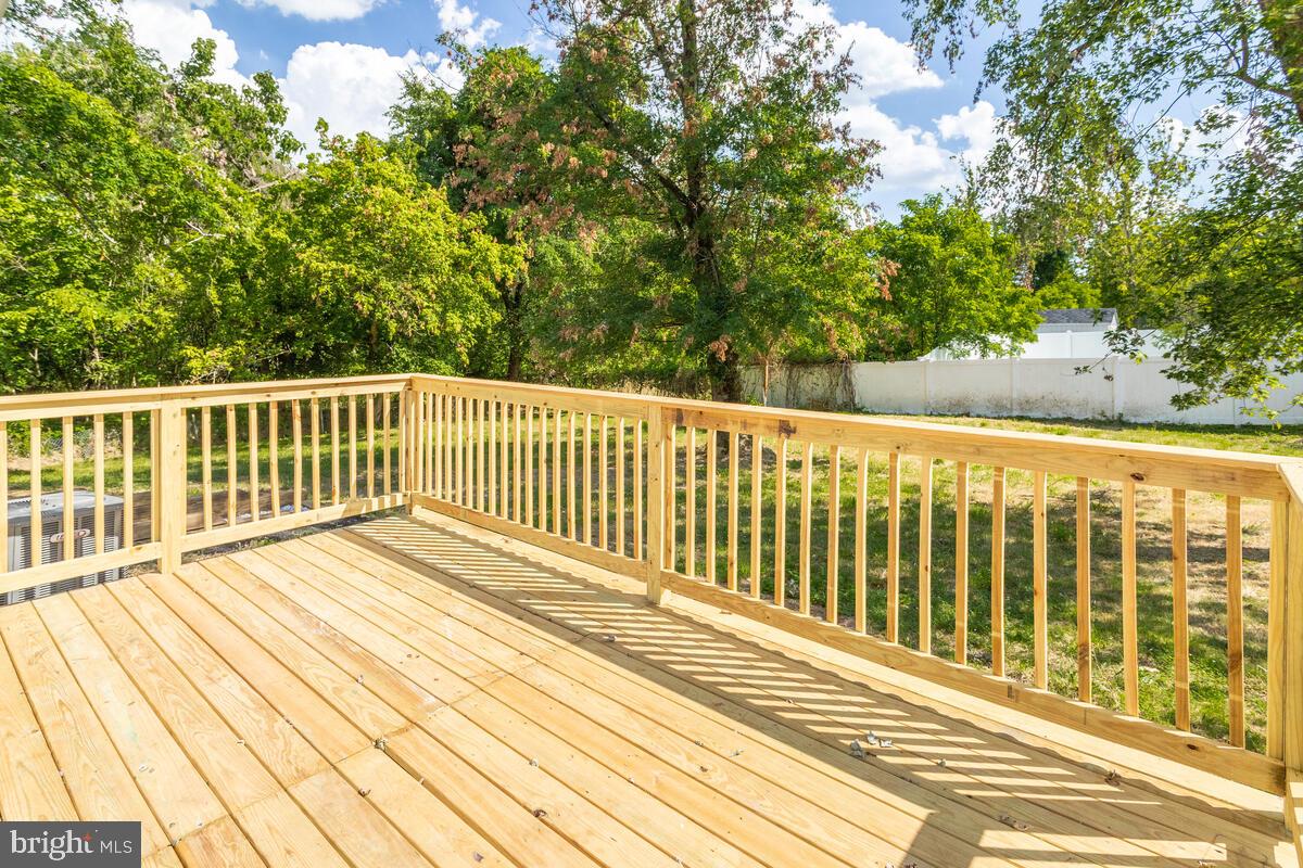 OAK CREST - Residential