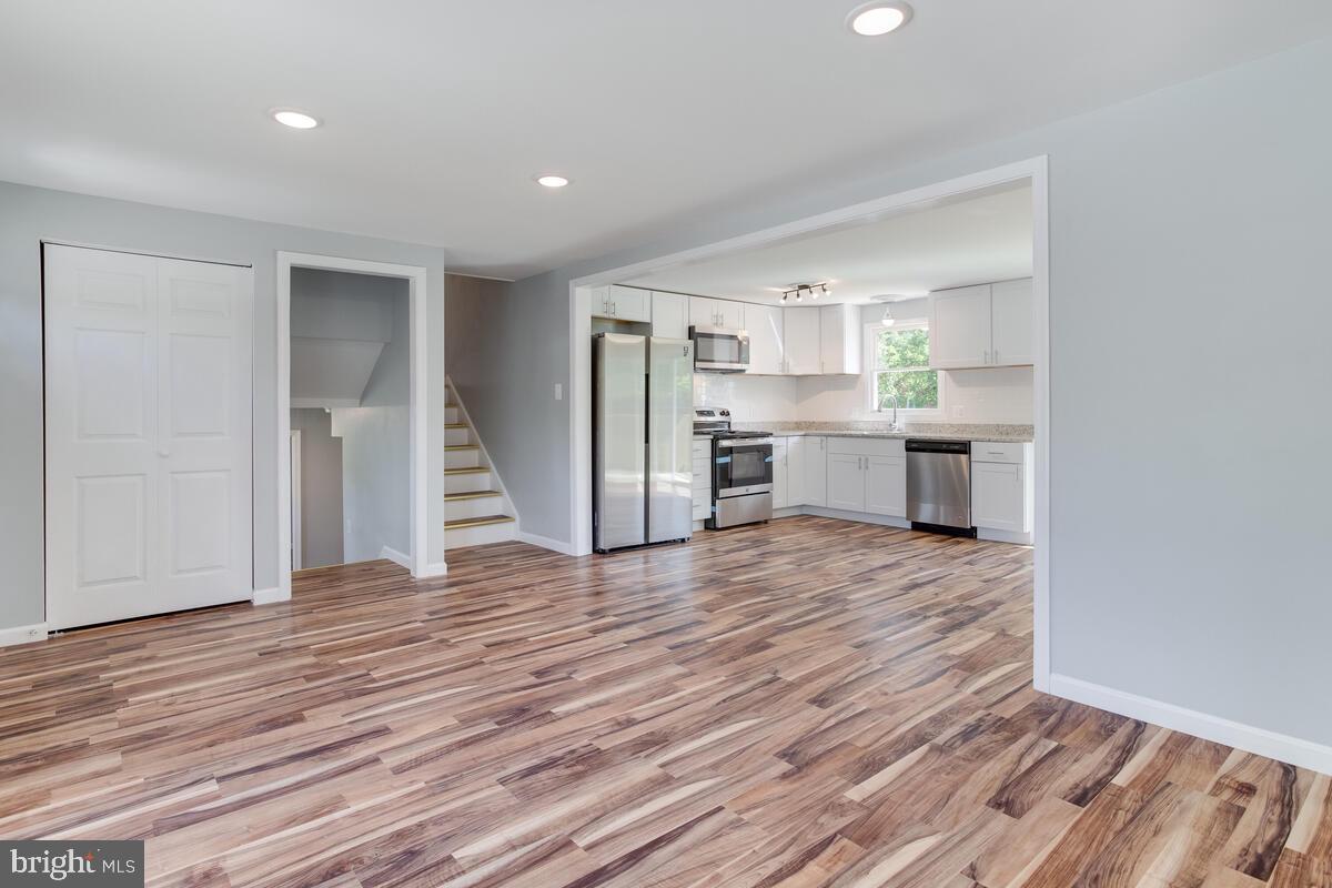 OAK CREST - Residential