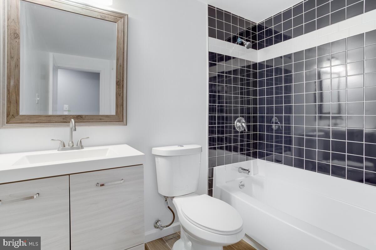 OAK CREST - Residential