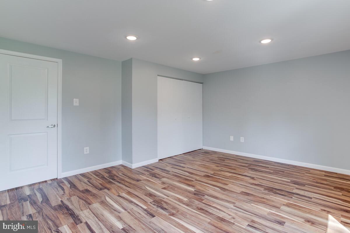 OAK CREST - Residential