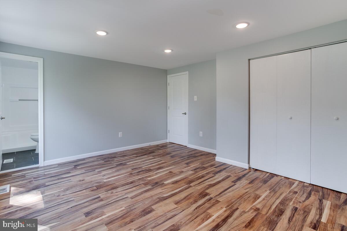 OAK CREST - Residential