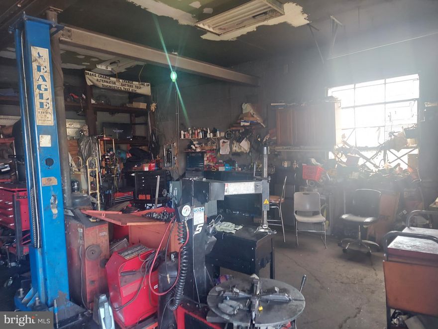 OPPORTUNITY TO  OWN FOUR BUSINESSES  IN ONE PRIME LOCATION IN NORTHWEST WASHINGTON DC, YOU ARE BUYING  TWO TOWING COMPANIES,ONE USED CAR DEALERSHIP AND ONE MECHANIC SHOP. OWNER IS RETIRING AND NEED A NEW OWNER TO TAKE OVER. PROPERTY LEASE TO BE NEGOTIATED  SEPARATELY.OWNER IS MOTIVATED