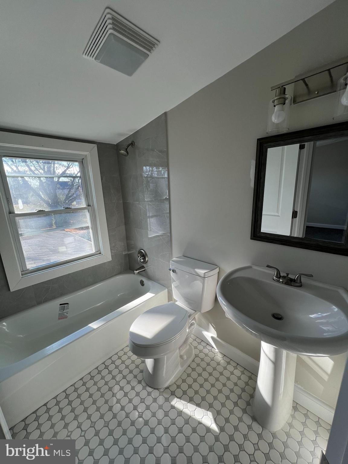 GLEN GARDENS - Residential Lease