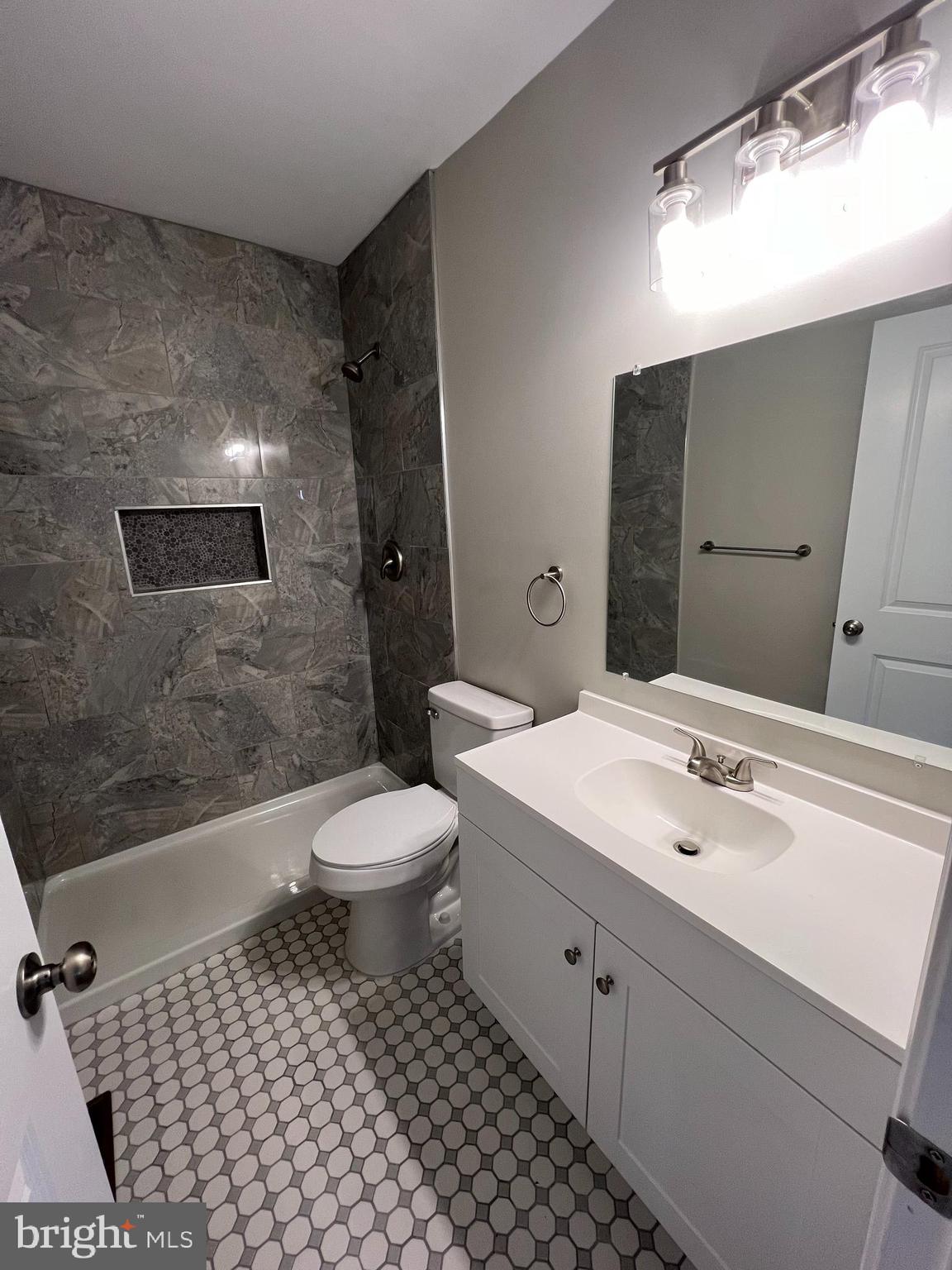 GLEN GARDENS - Residential Lease