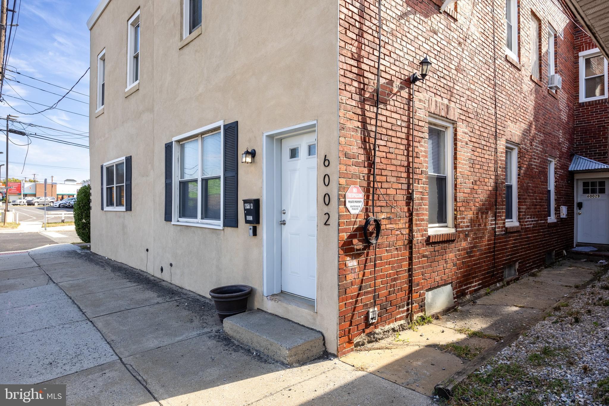 6000-02 S CRESCENT BOULEVARD