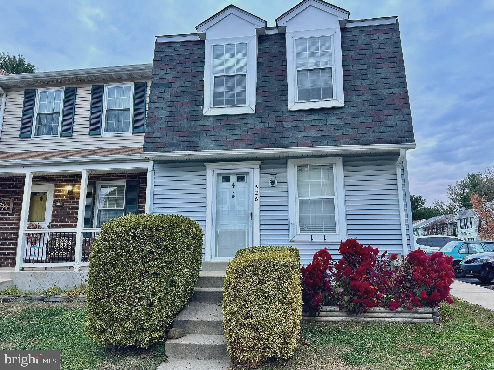 526 PARK MANOR CIR 1