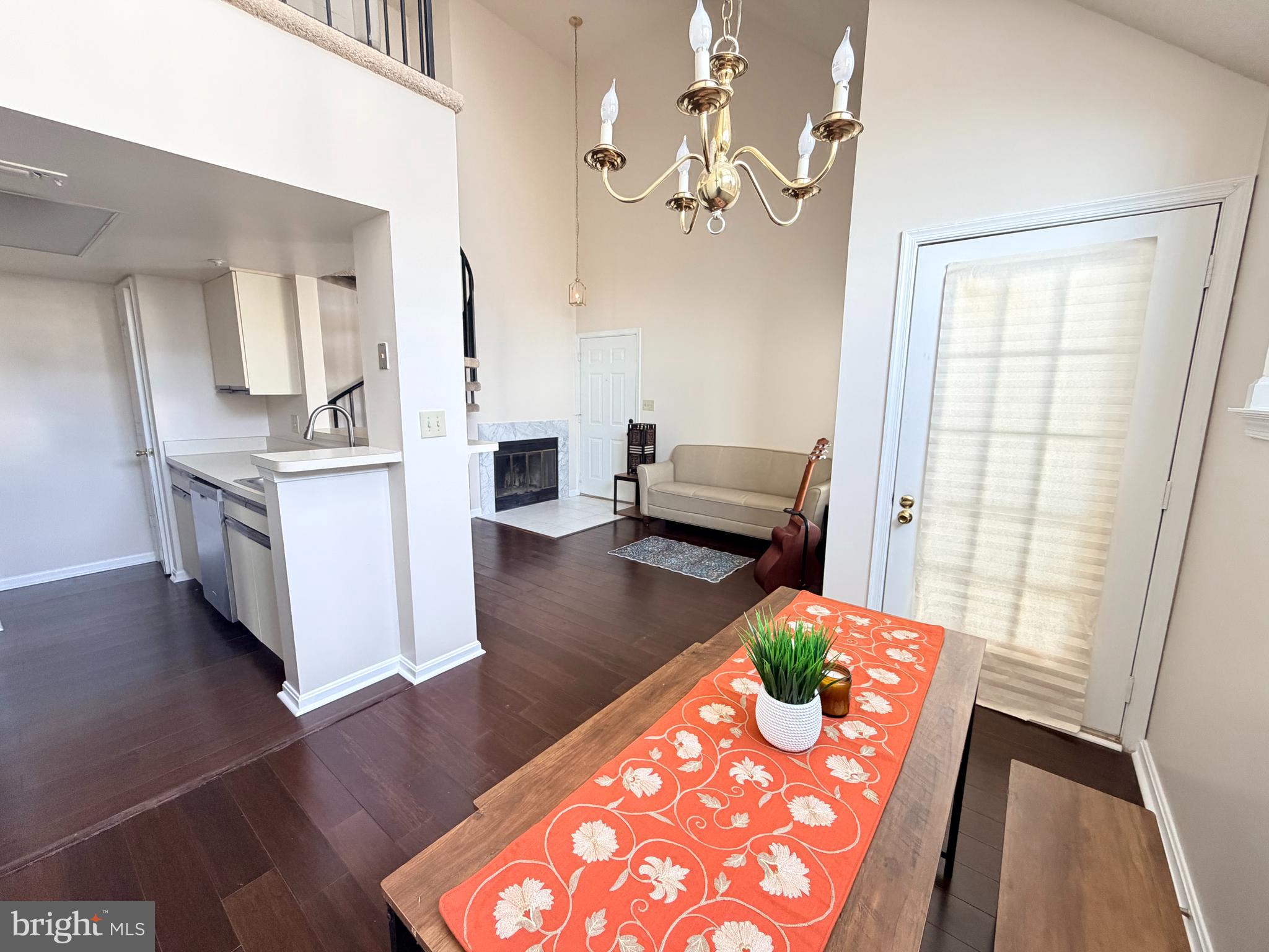VISTAS 2 AT LAUREL - Residential