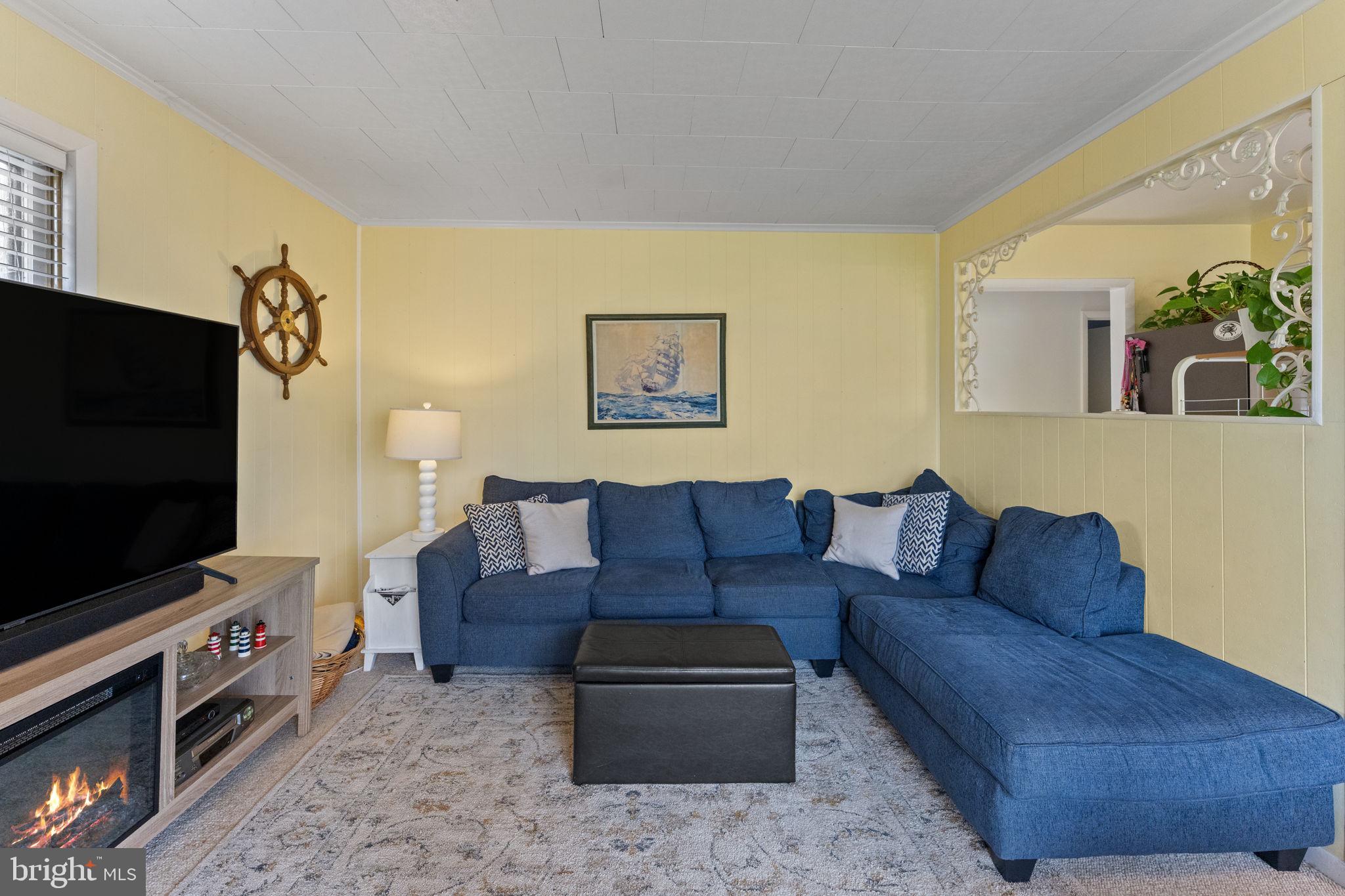 BAY QUARTER SHORES - Residential