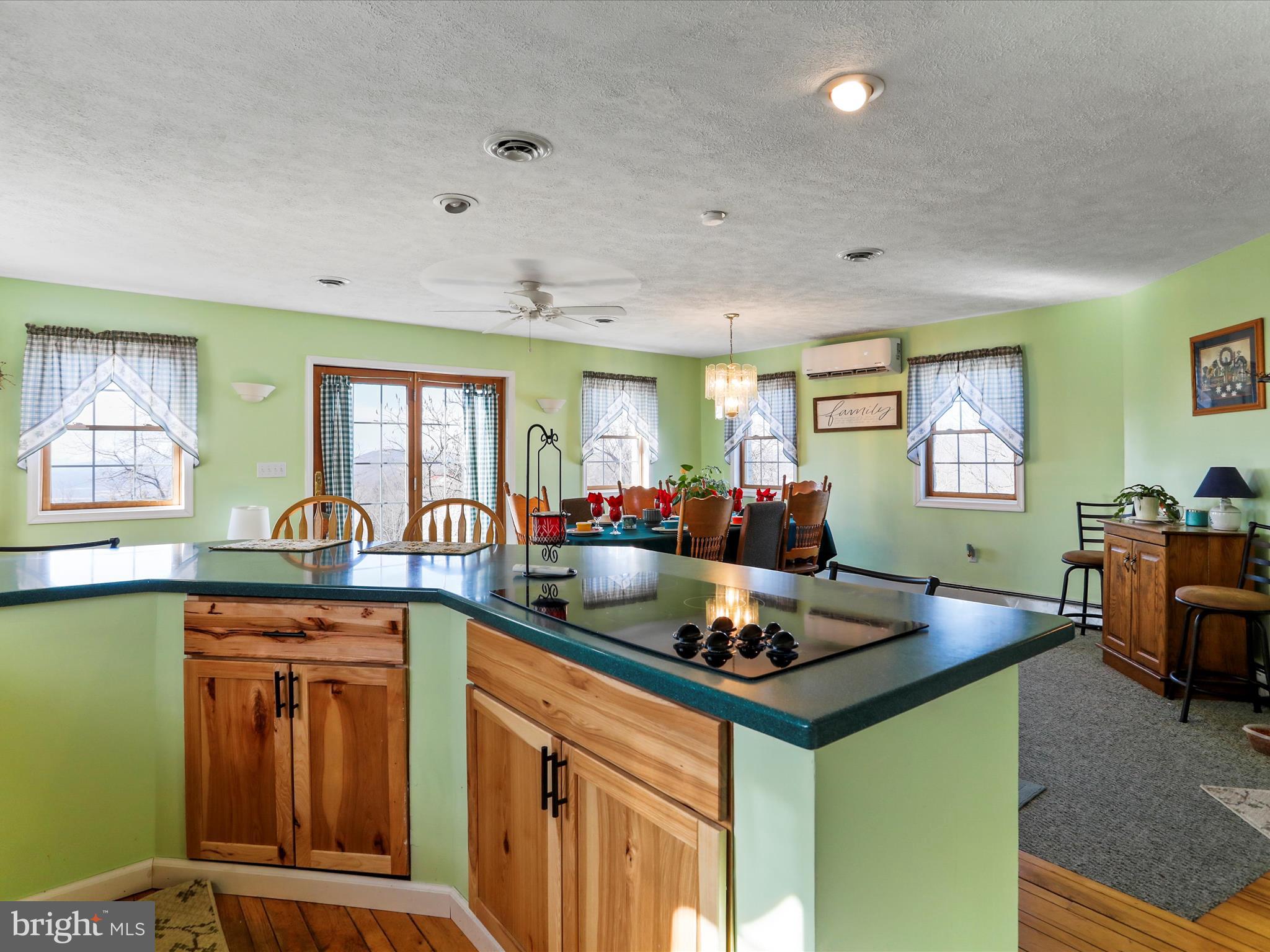 THE PINNACLE - Residential