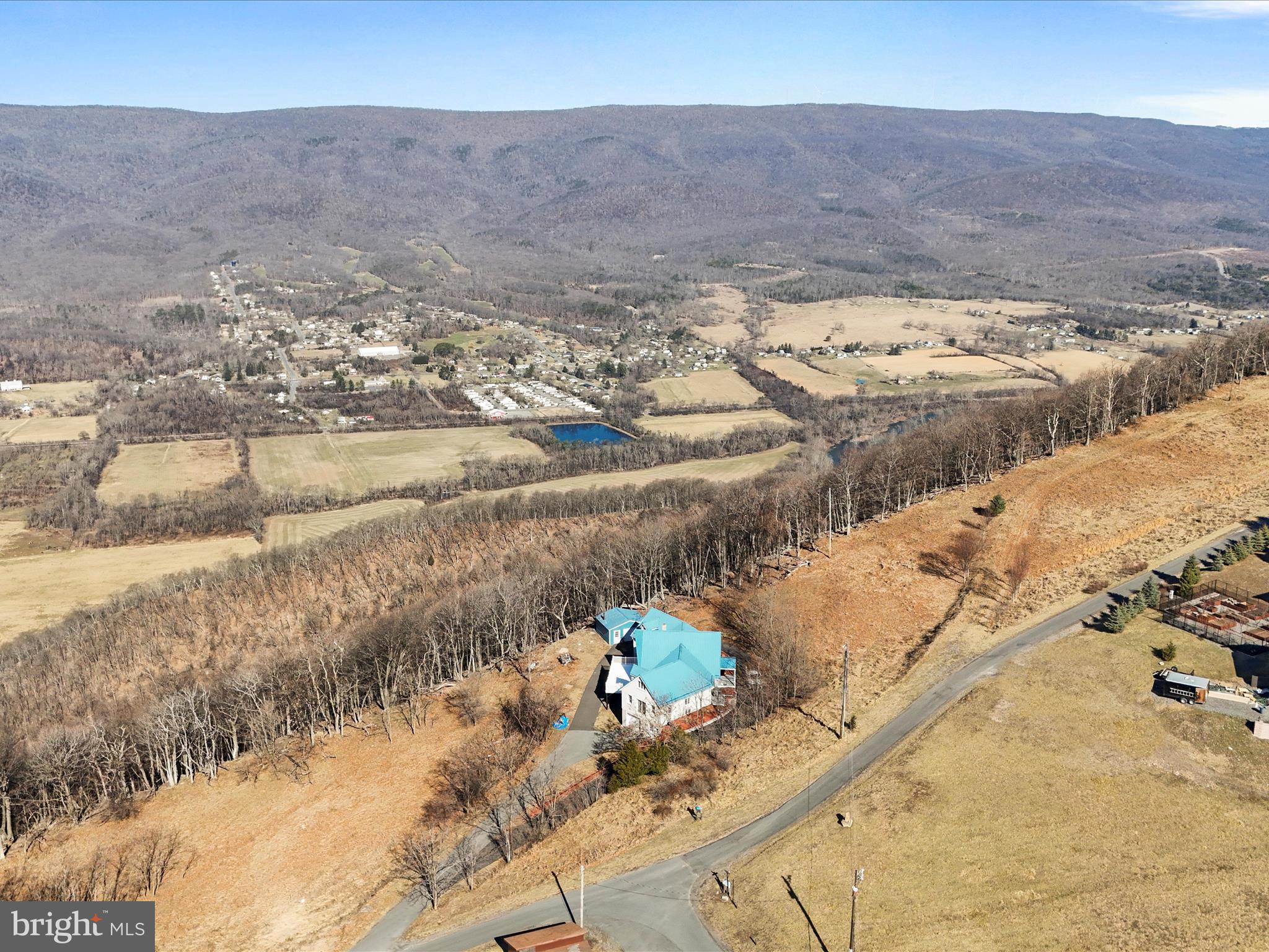 THE PINNACLE - Residential