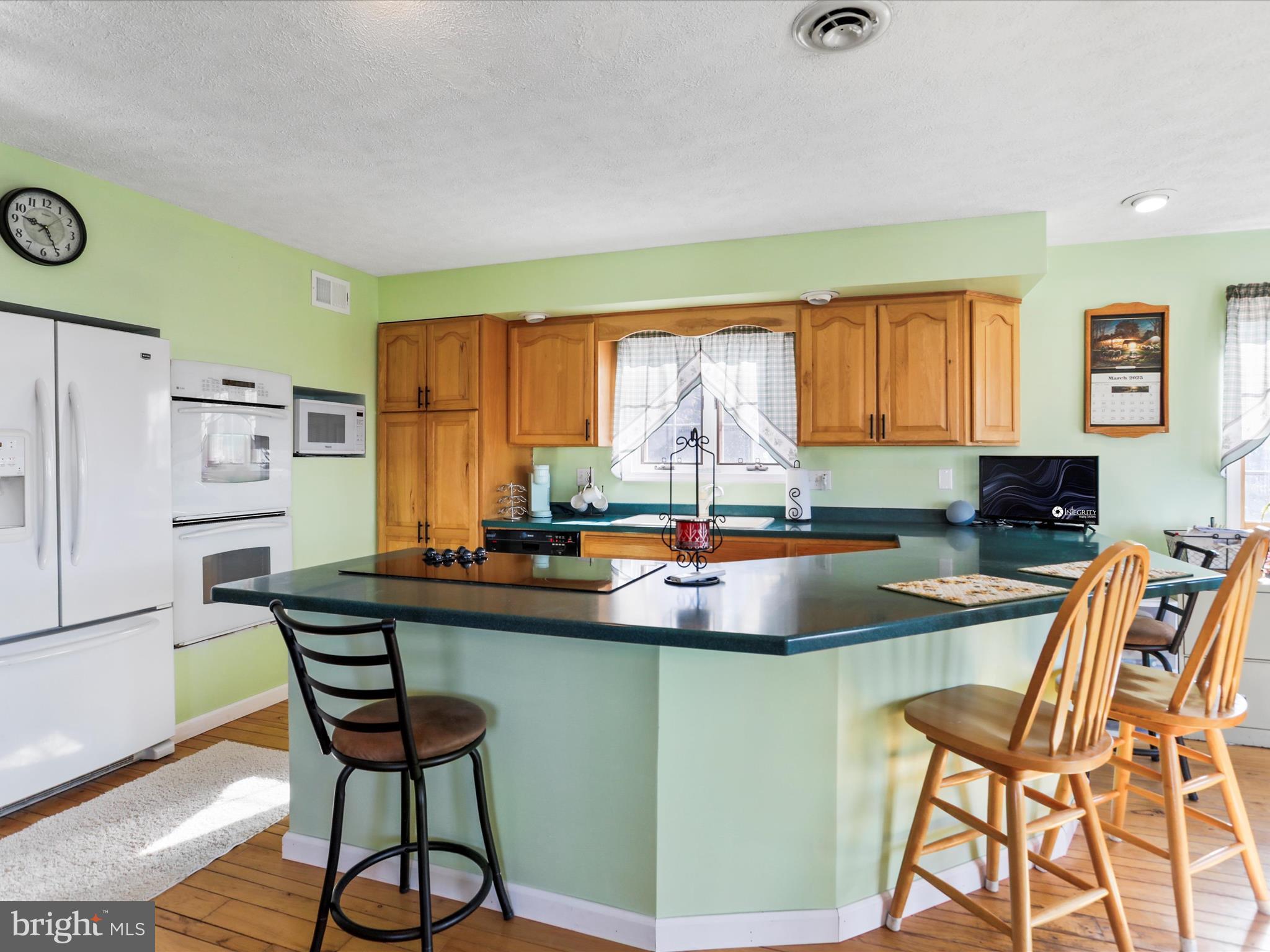 THE PINNACLE - Residential