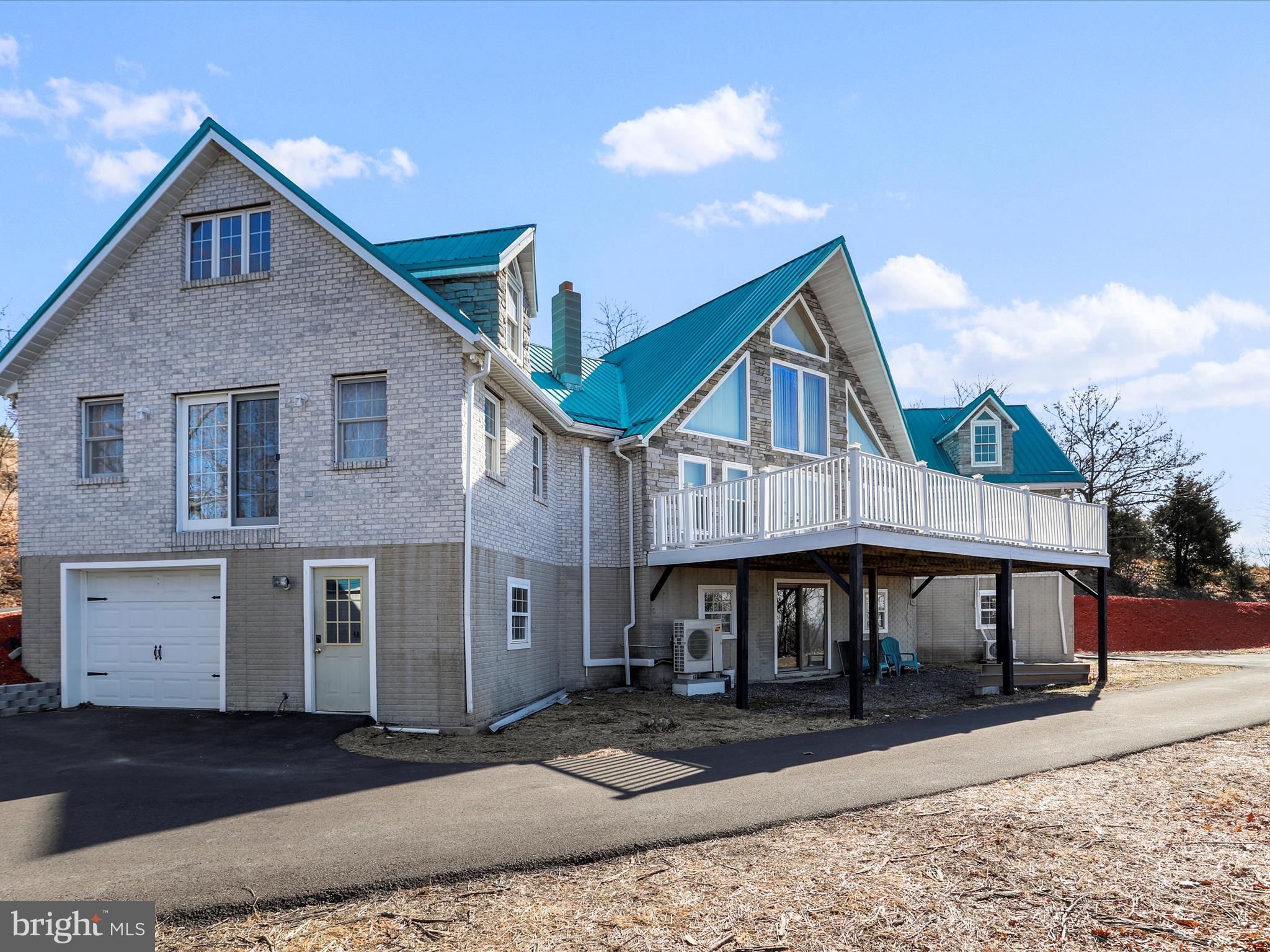 THE PINNACLE - Residential