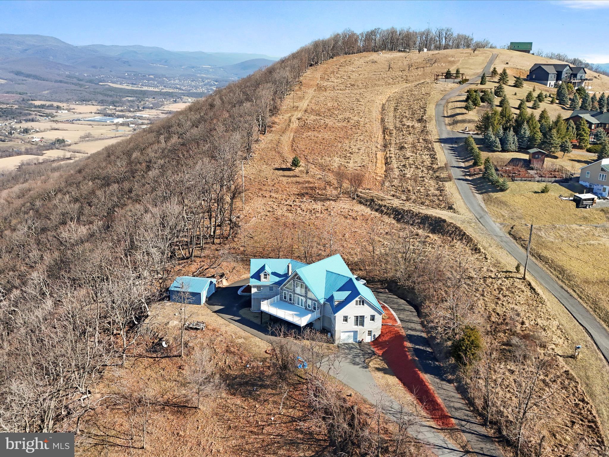 THE PINNACLE - Residential