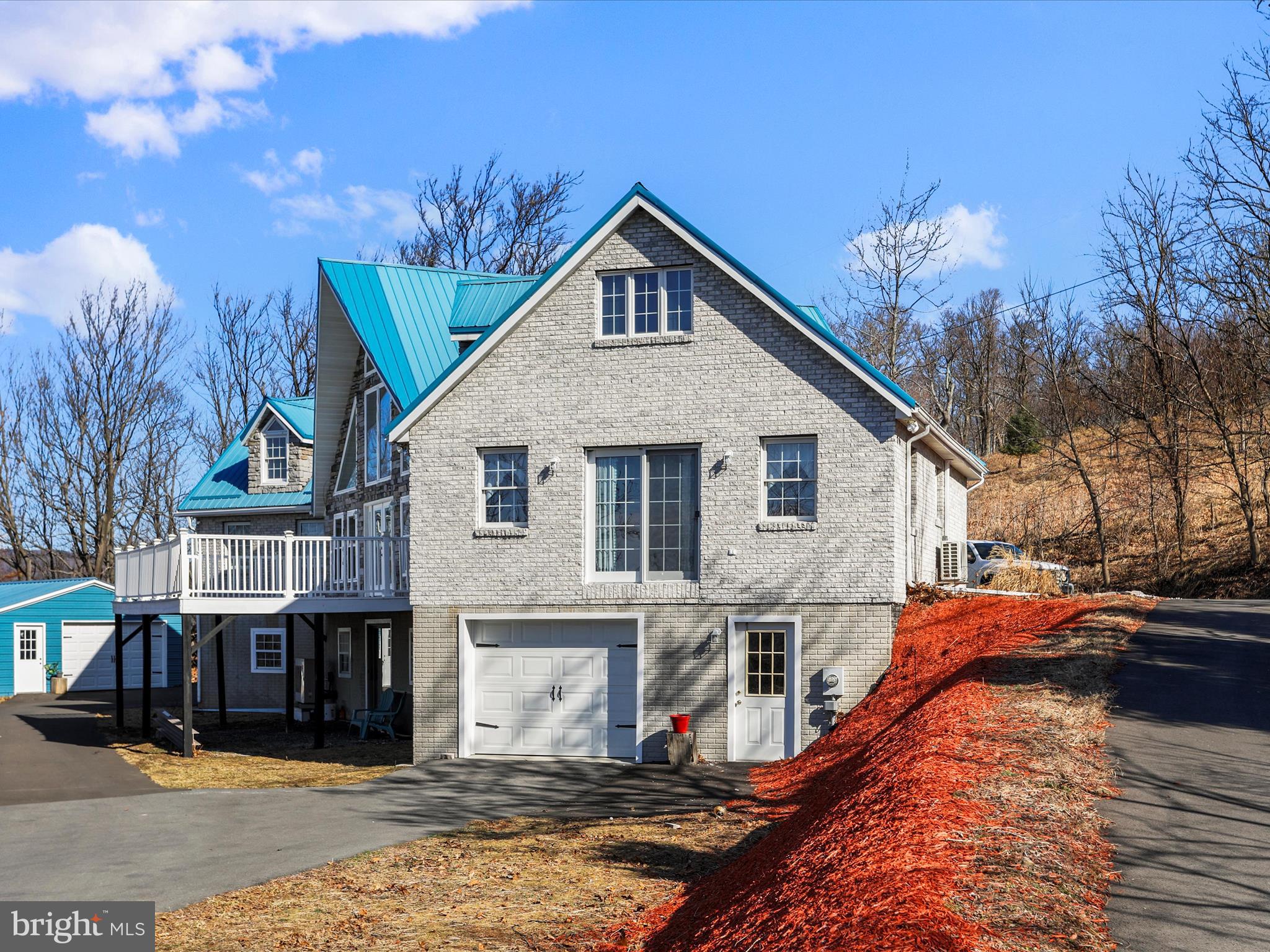 THE PINNACLE - Residential