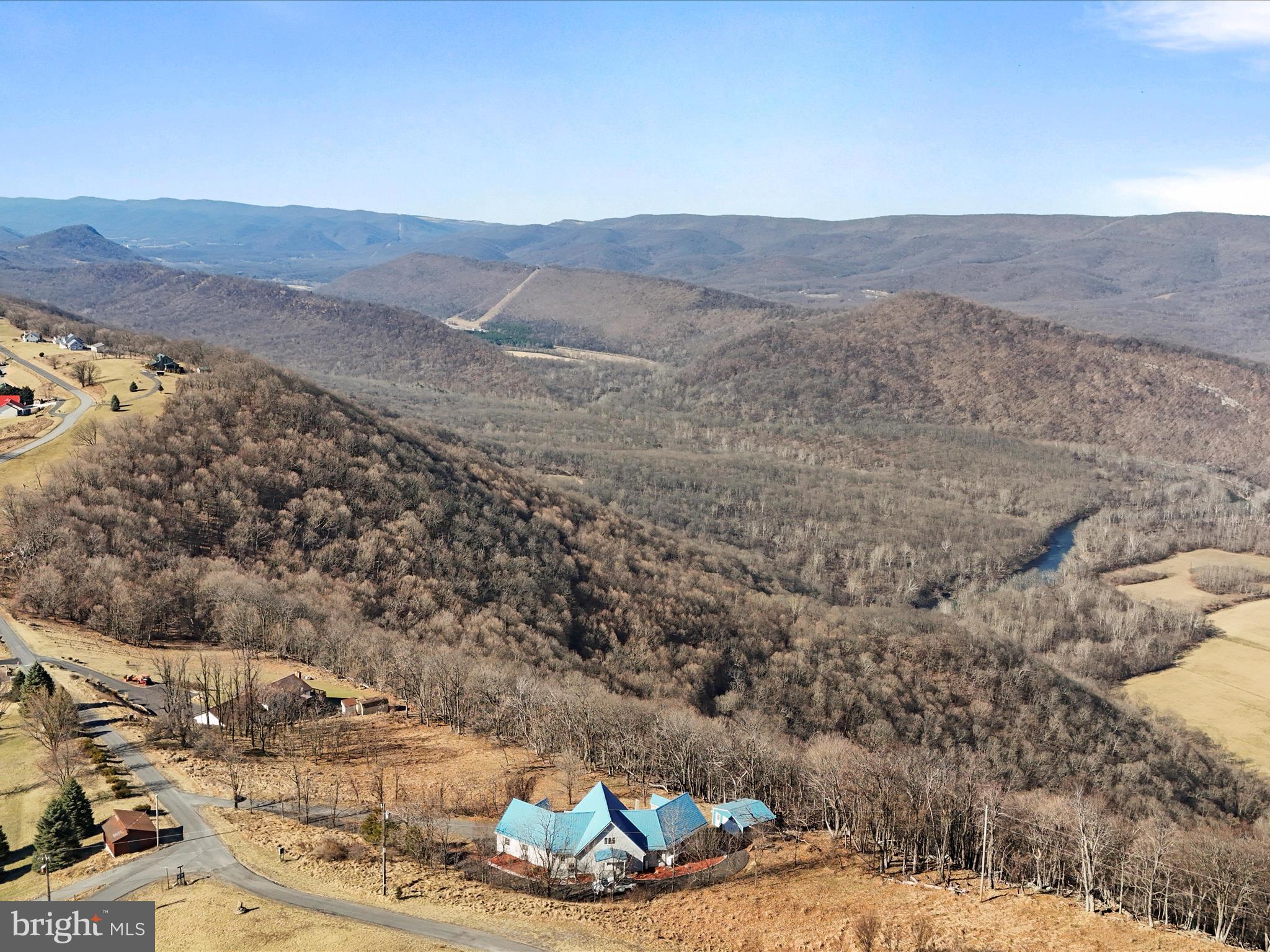 THE PINNACLE - Residential