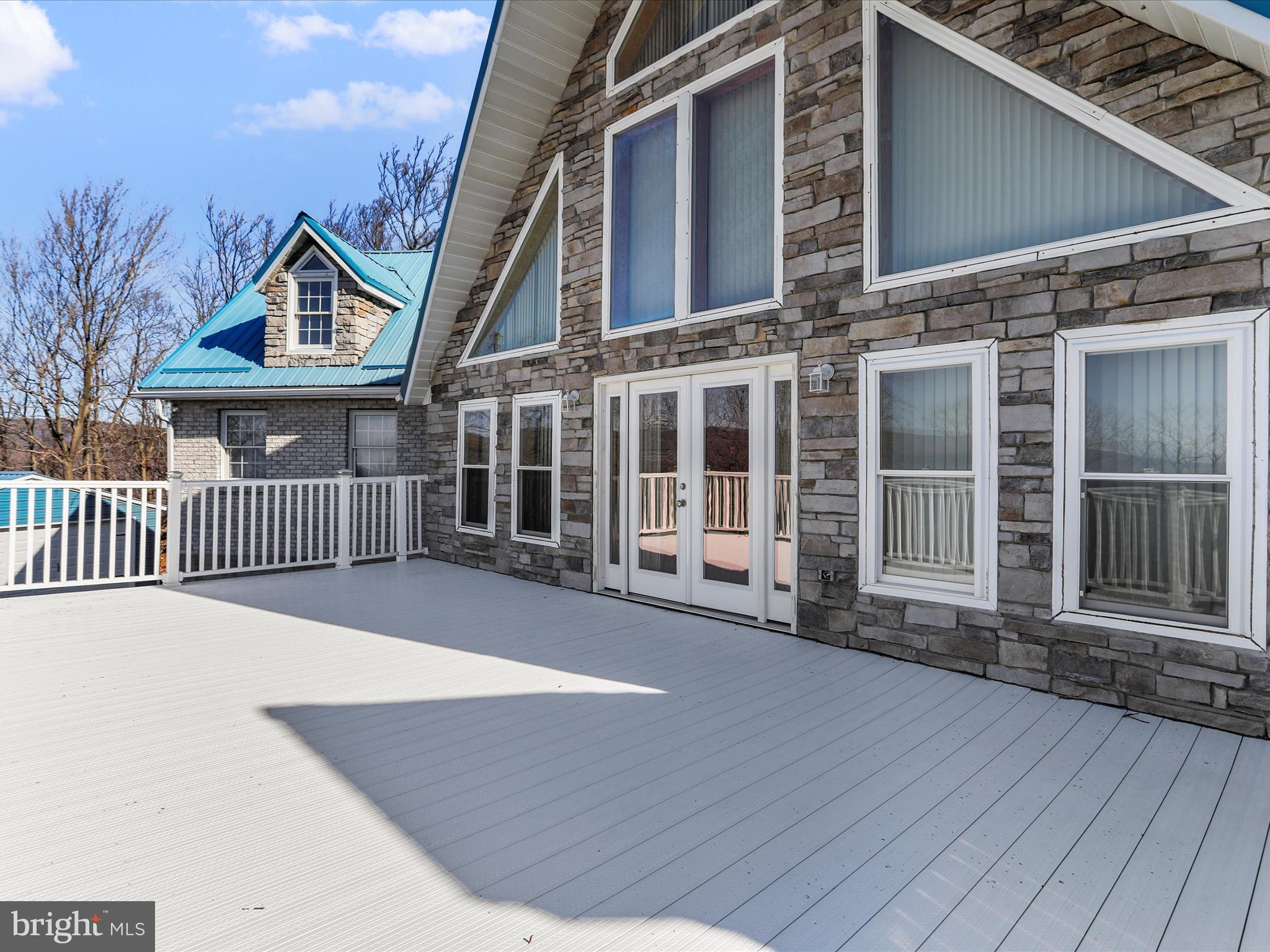 THE PINNACLE - Residential