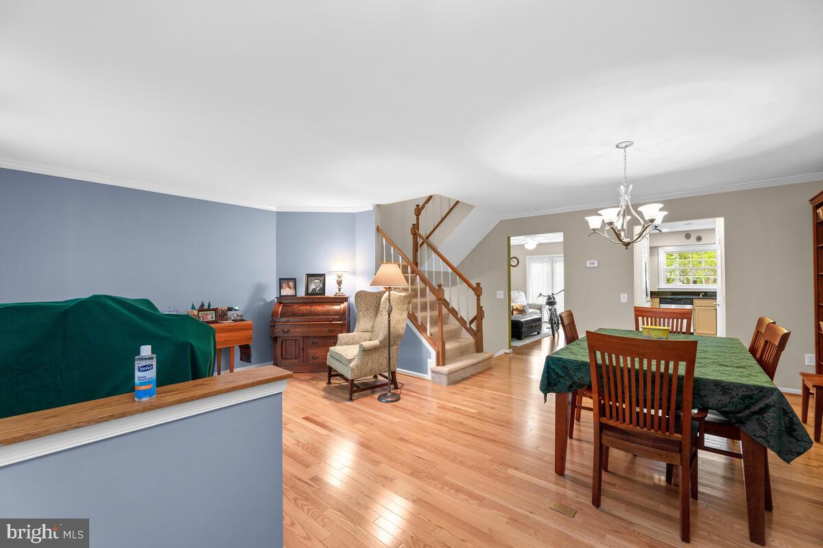 DUMONT OAKS - Residential