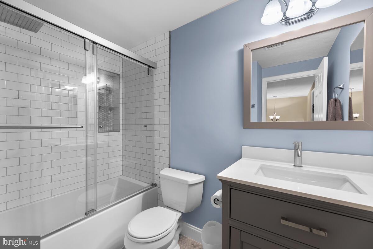 DUMONT OAKS - Residential