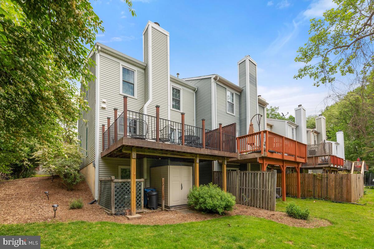 DUMONT OAKS - Residential