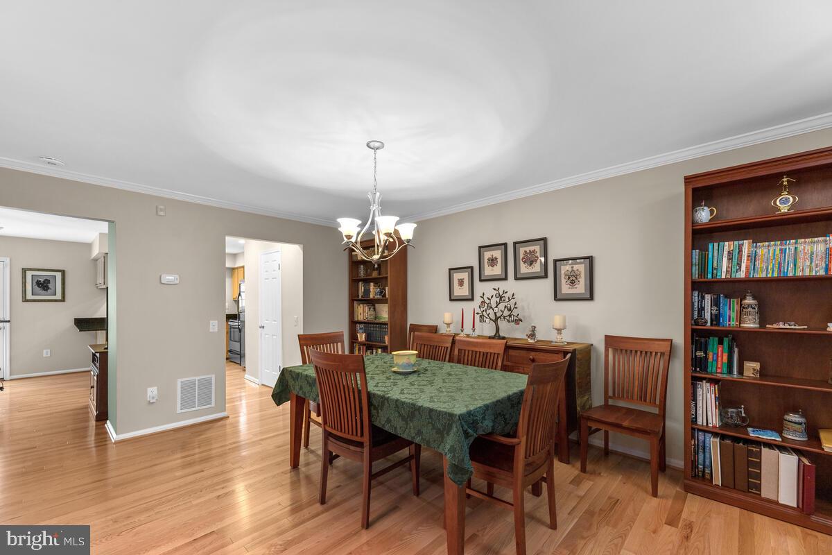 DUMONT OAKS - Residential