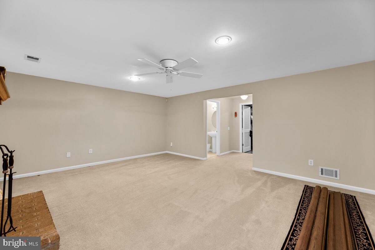 DUMONT OAKS - Residential