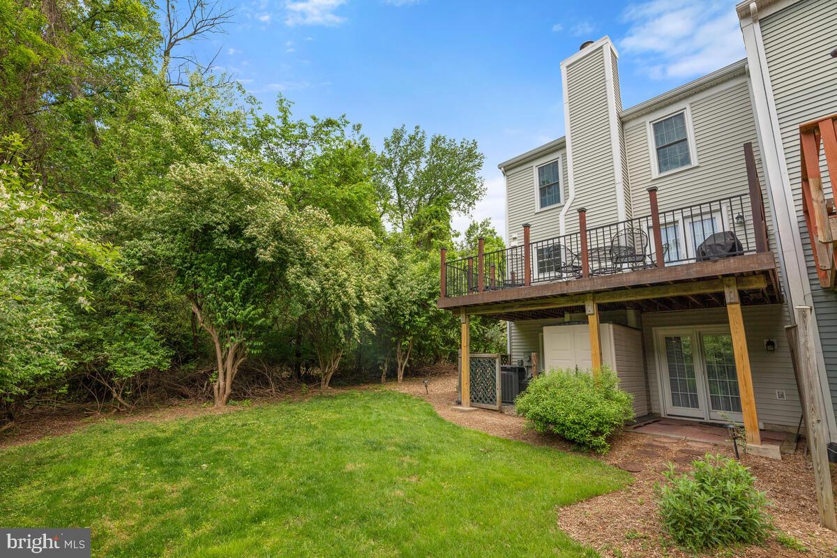 DUMONT OAKS - Residential