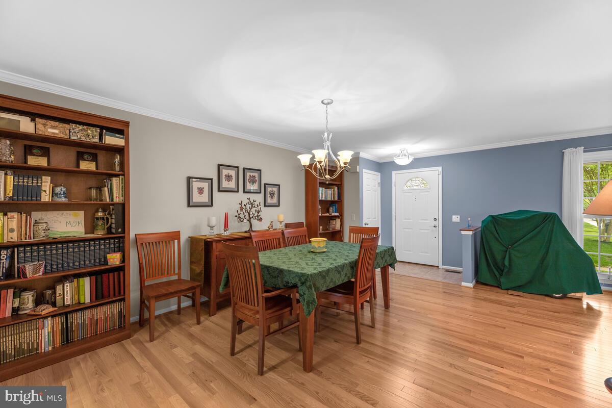 DUMONT OAKS - Residential