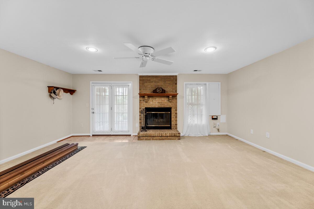 DUMONT OAKS - Residential